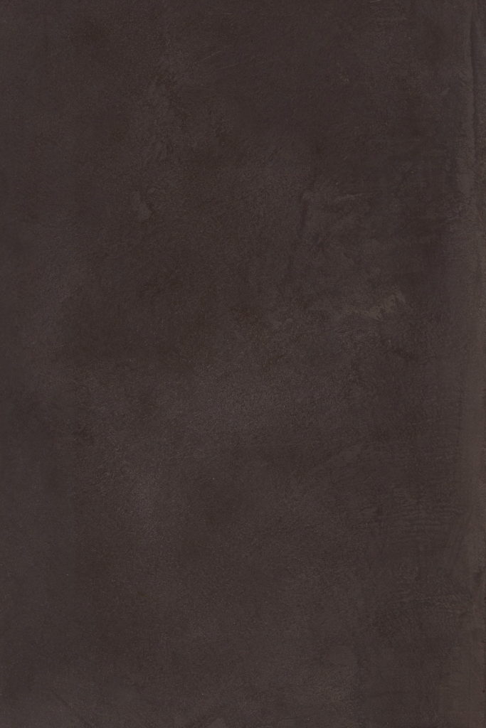 Finition minérale B311 Rouge de Falun en béton ciré, idéale pour murs, sols, meubles et escaliers