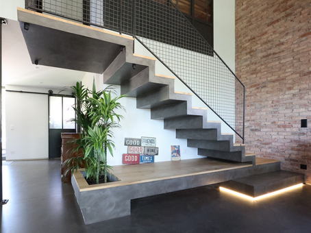 Escalier en crémaillère réalisé en béton ciré