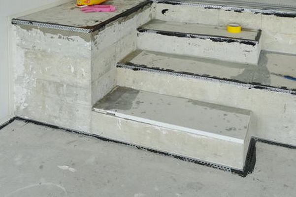 exemple de préparation d'un escalier pour le béton ciré