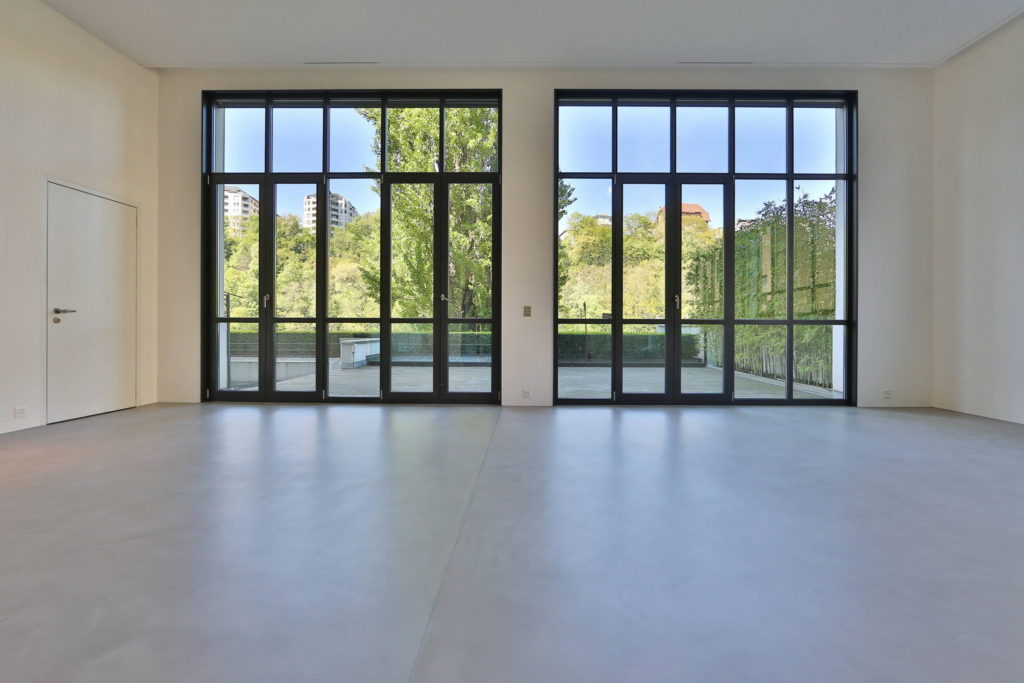 béton ciré au sol dans loft