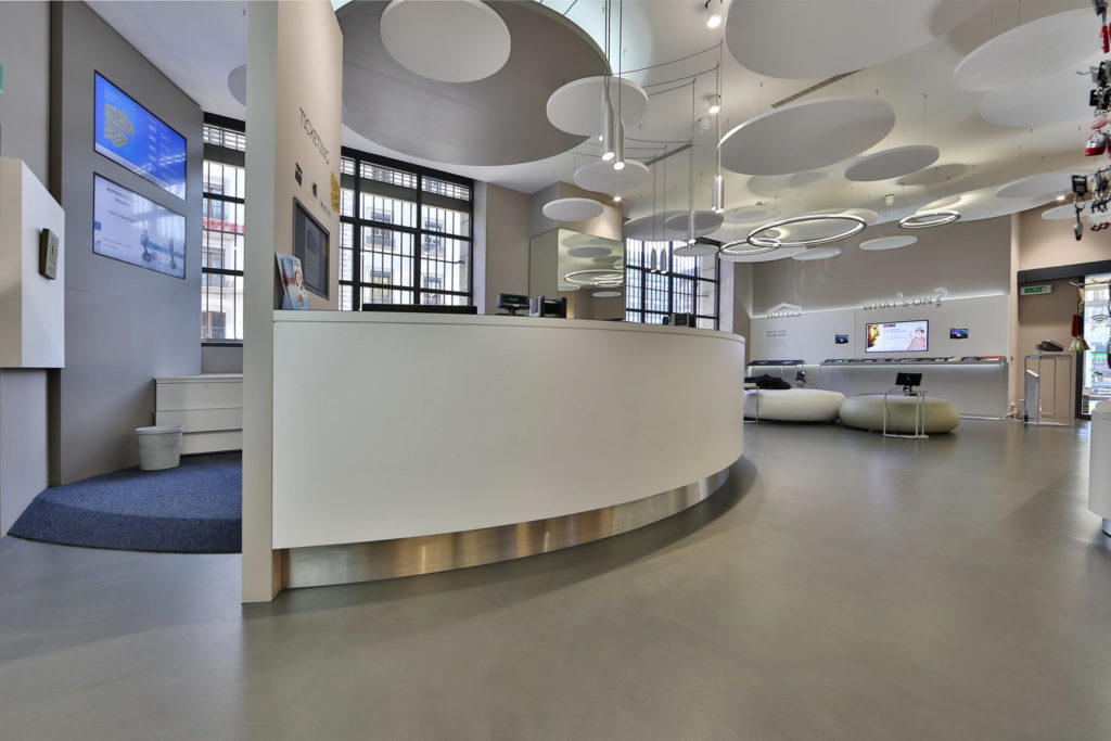 Revêtement de sol en béton ciré centre d'accueil