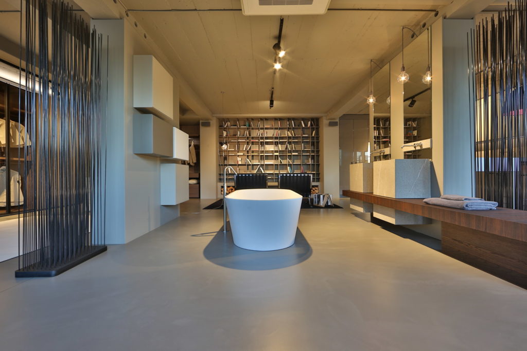 Beton cire au sol exposition cuisine