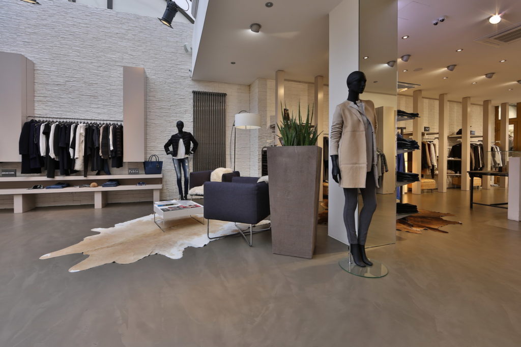 Revêtement de sol en béton ciré magasin