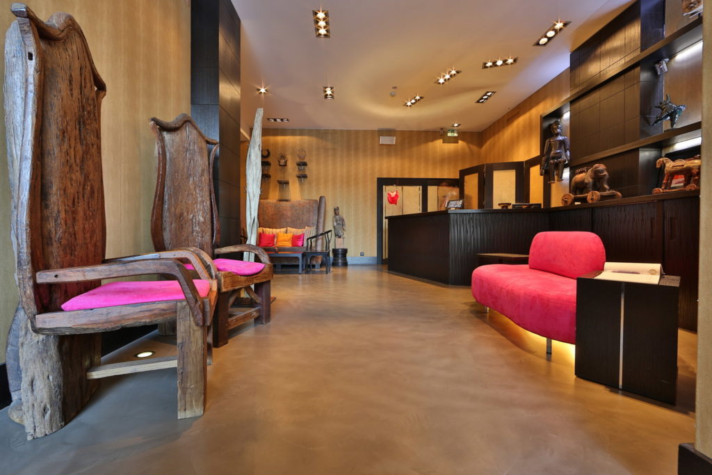 béton ciré dans un hotel-restaurant